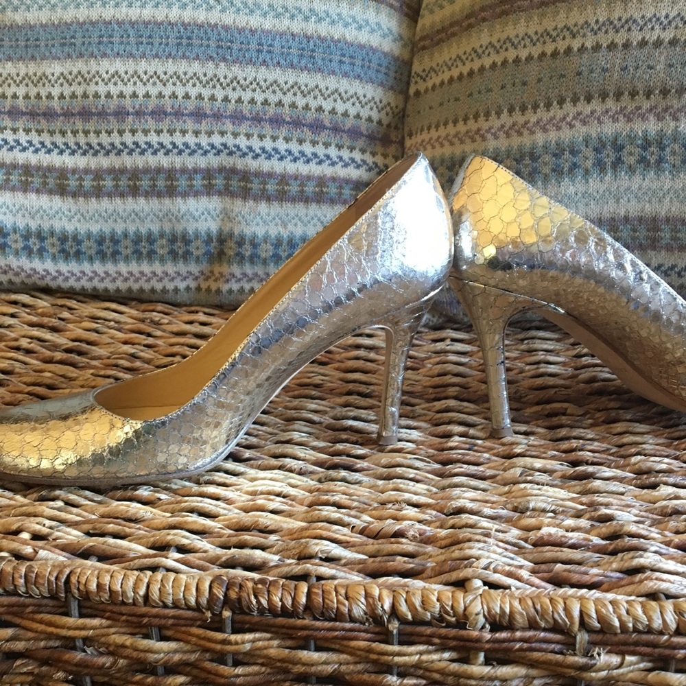 Kate Spade heels ❤️ - Picture 6 of 8